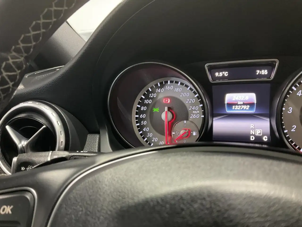 Mercedes-Benz GLA снимка Mercedes-Benz GLA