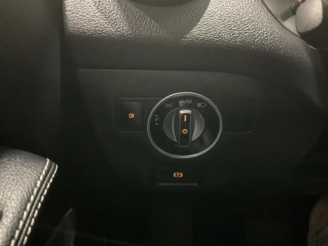 Mercedes-Benz GLA снимка Mercedes-Benz GLA