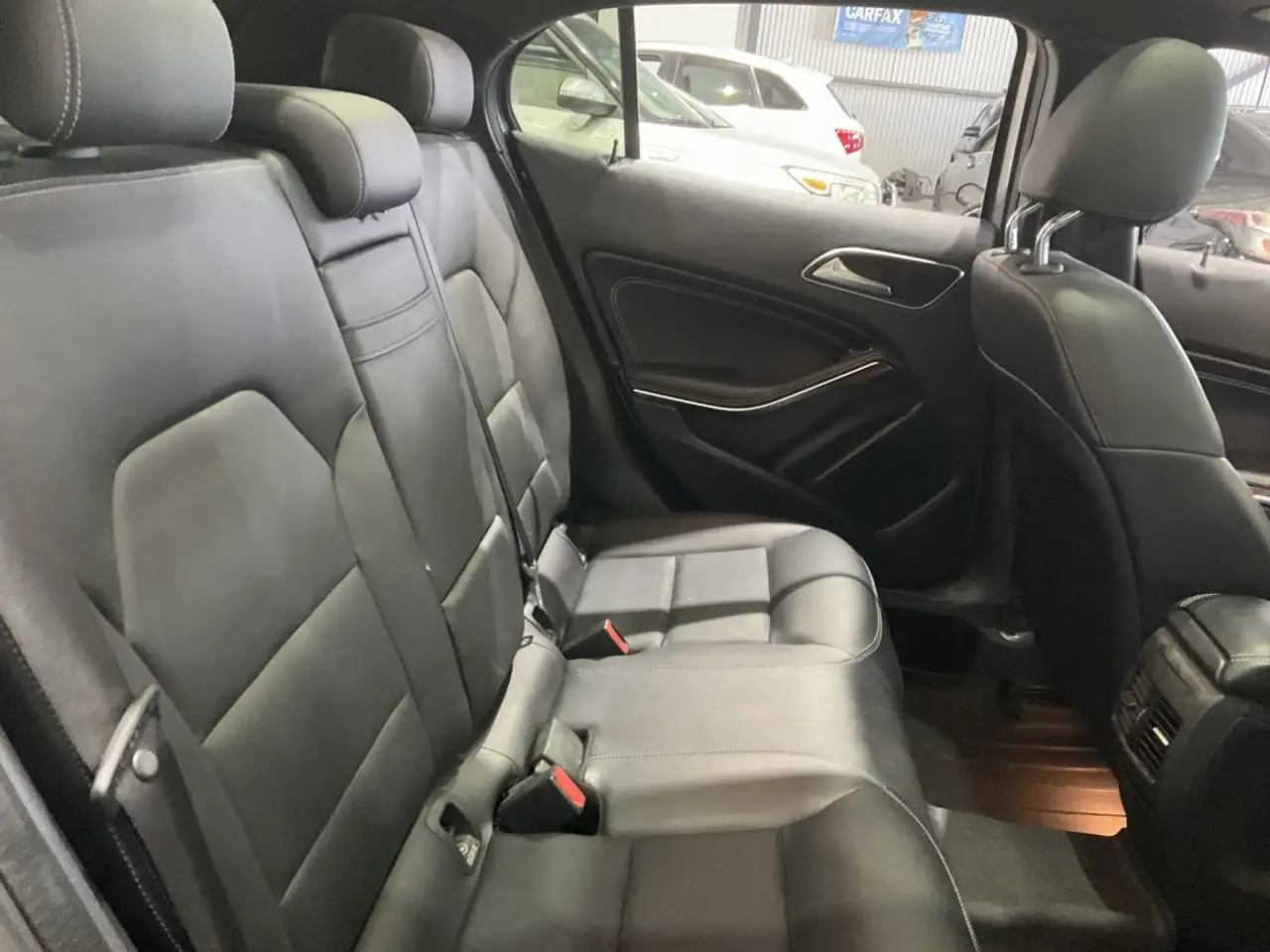 Mercedes-Benz GLA снимка Mercedes-Benz GLA
