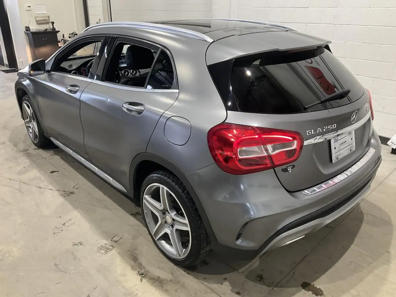 Mercedes-Benz GLA снимка Mercedes-Benz GLA