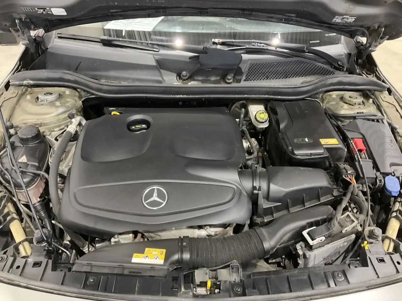 Mercedes-Benz GLA снимка Mercedes-Benz GLA