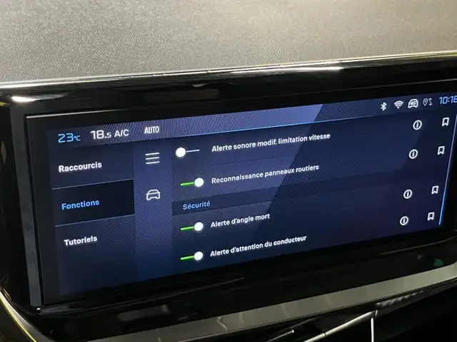 Peugeot 208 view 12