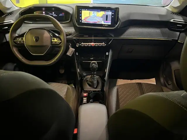 Peugeot 208 view 8