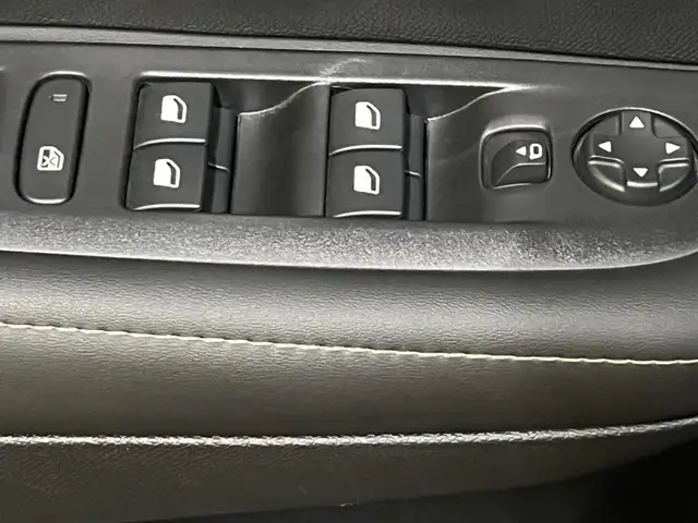 Peugeot 208 view 14