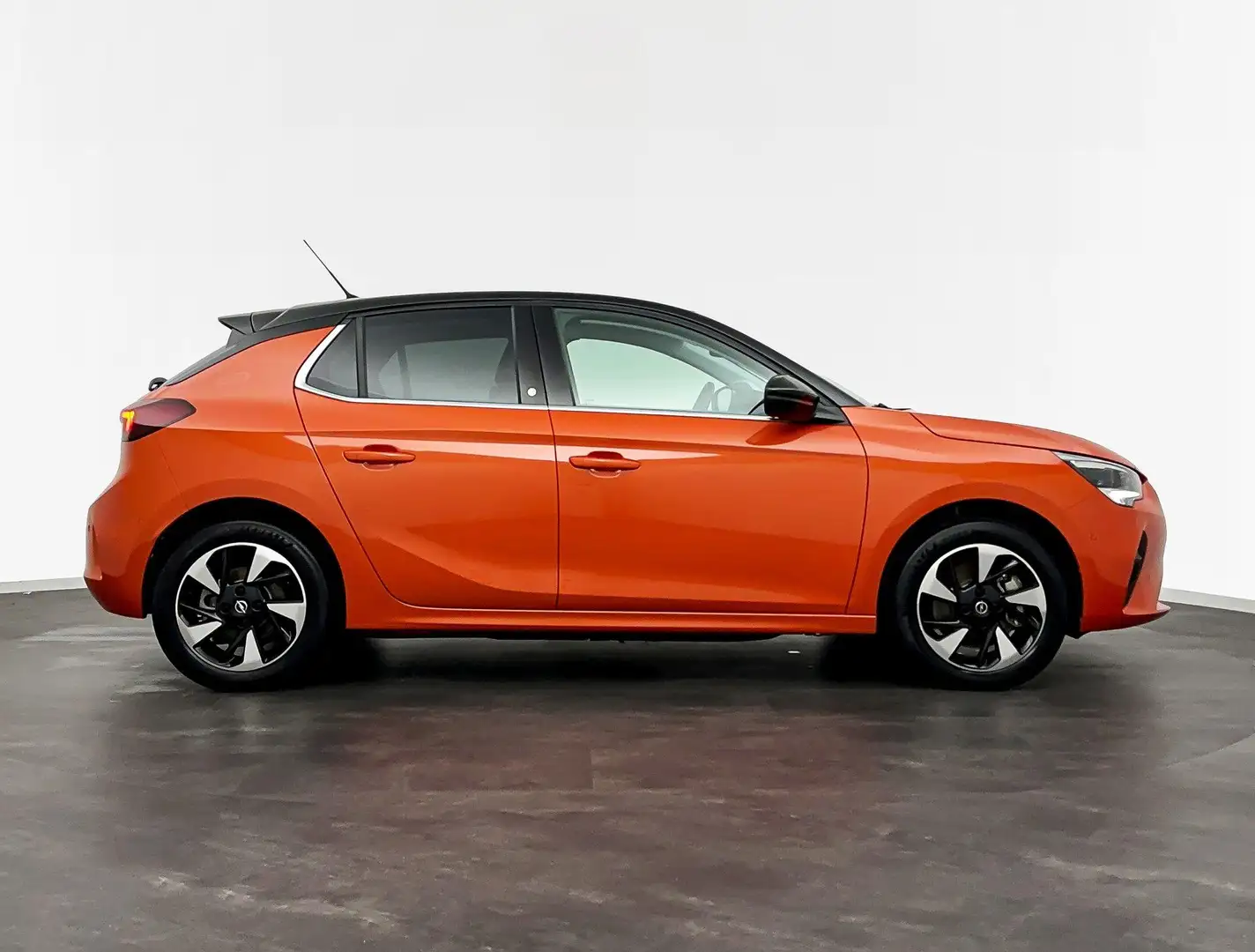 Opel Corsa-e Elegance 50 kWh Navi | Camera | Keyless | Dodehoek Oranje - 2