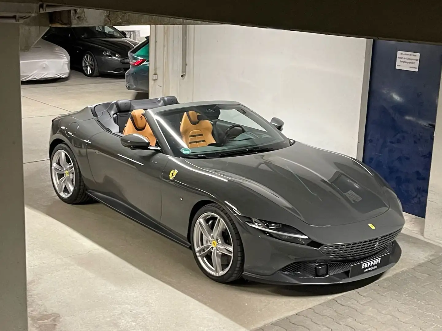 Ferrari Roma Spider*Grigio Scuro*Daytona Sitzdesign*2025 Grau - 1