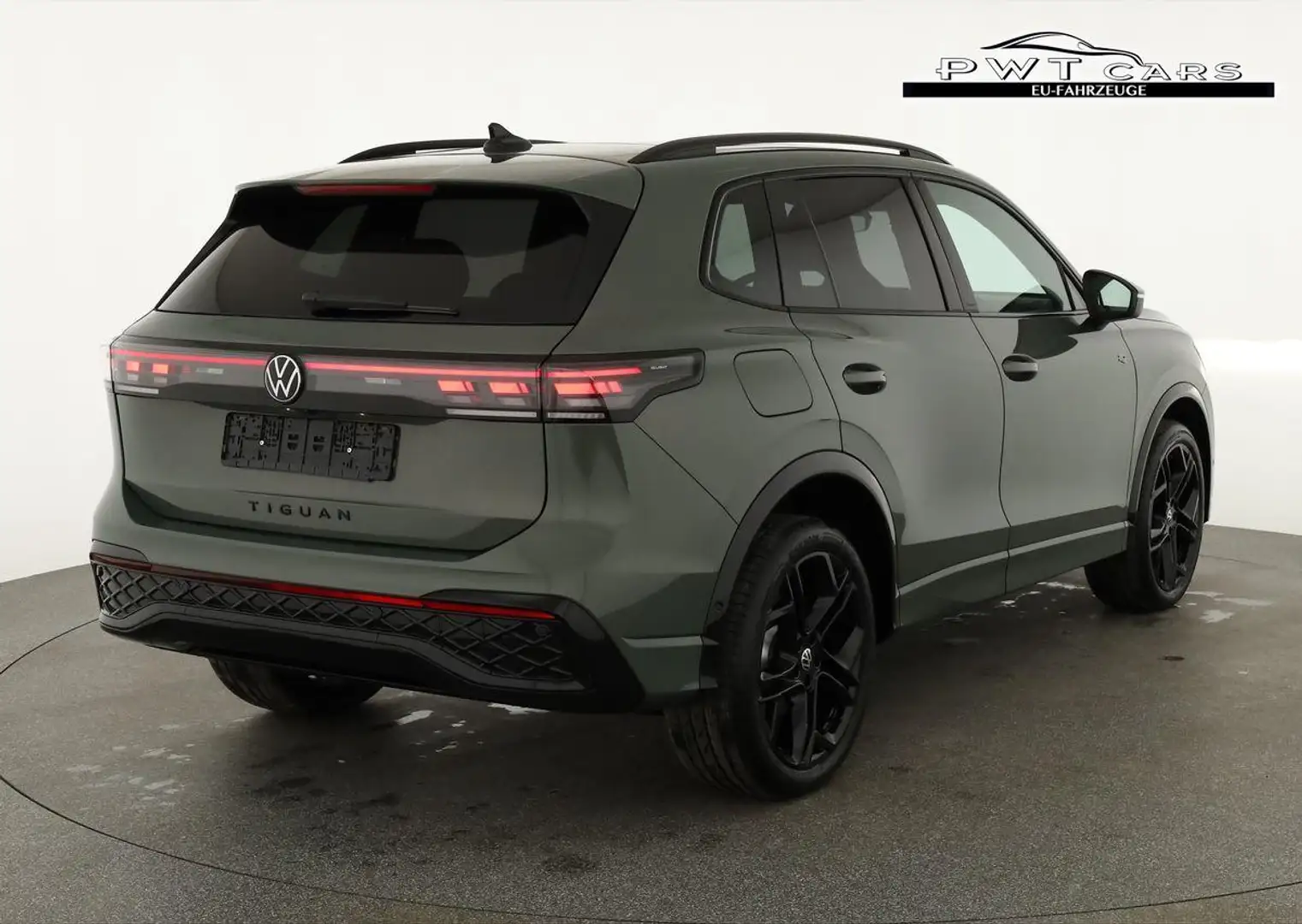Volkswagen Tiguan 1.5 TSI eHybrid 200 kW R-Line Black, Pano, 20-Z... Grün - 2