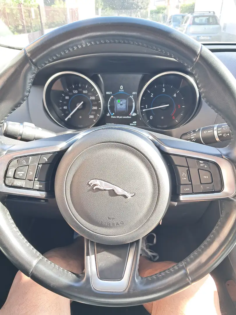 Jaguar F-Pace F-Pace 2.0d i4 Prestige awd 180cv my18 Beige - 2