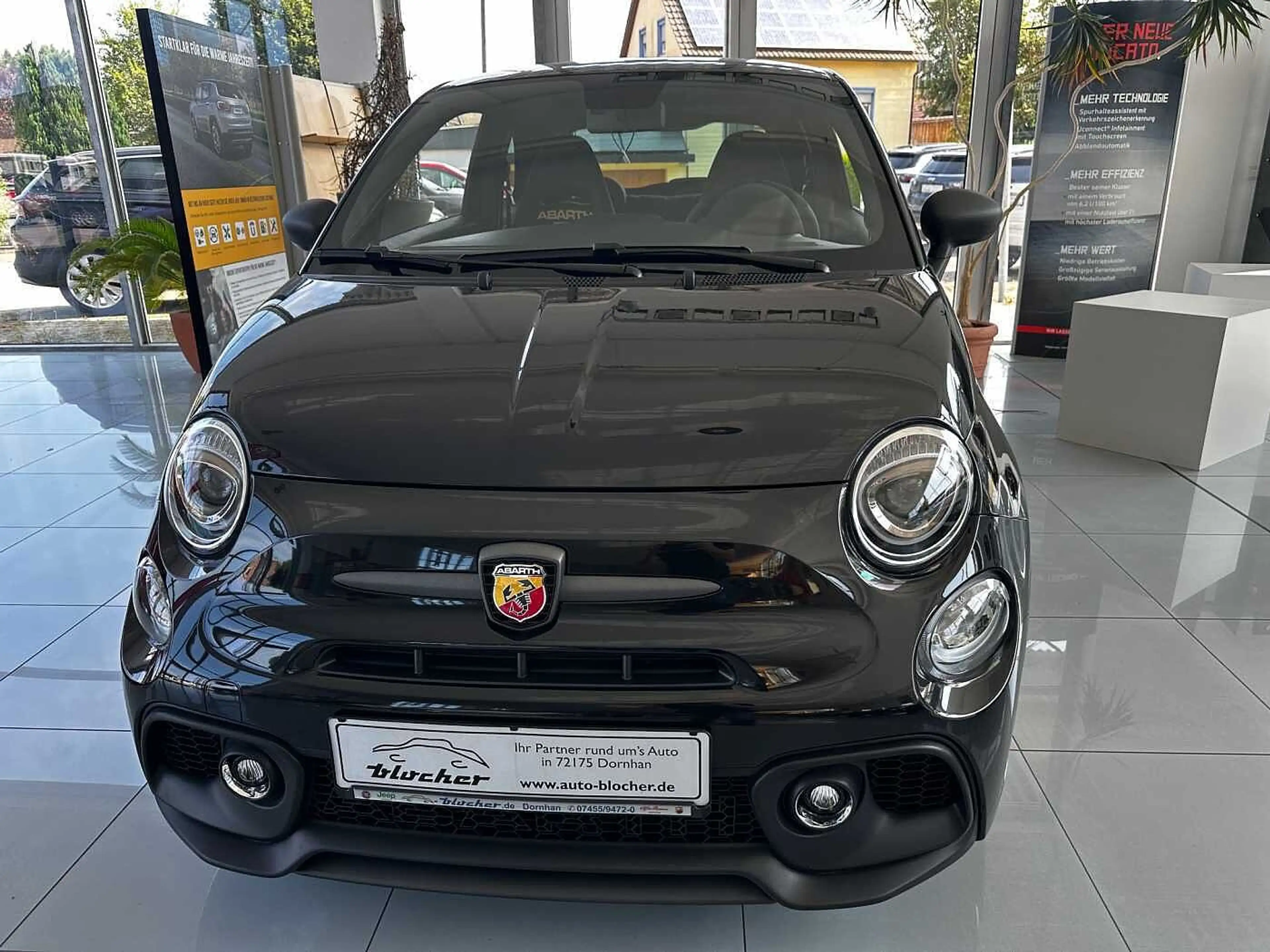 Abarth 695 75 Anniversario 180 PS Schaltgetriebe — photo 2