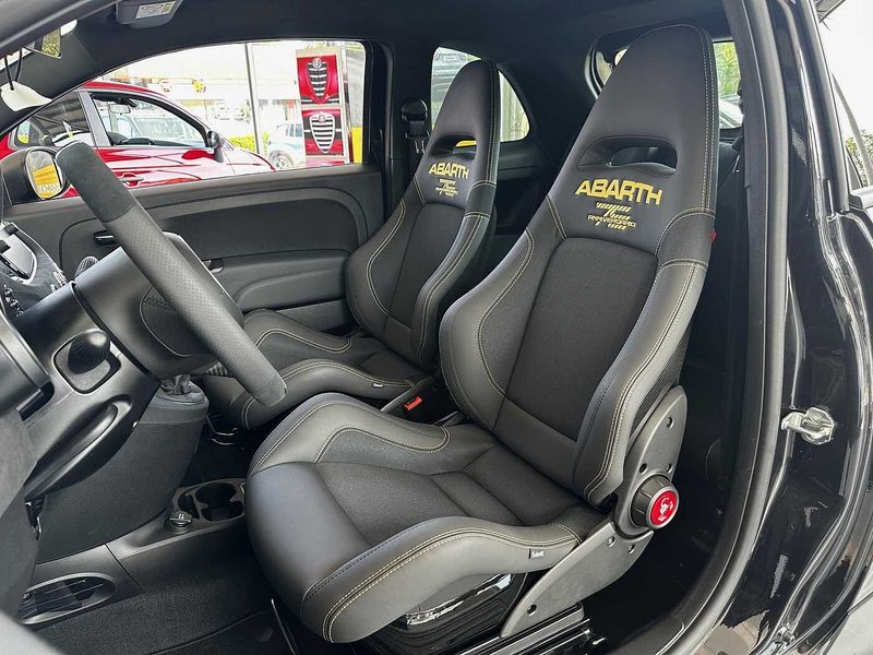 Abarth 695 75 Anniversario 180 PS Schaltgetriebe — photo 9