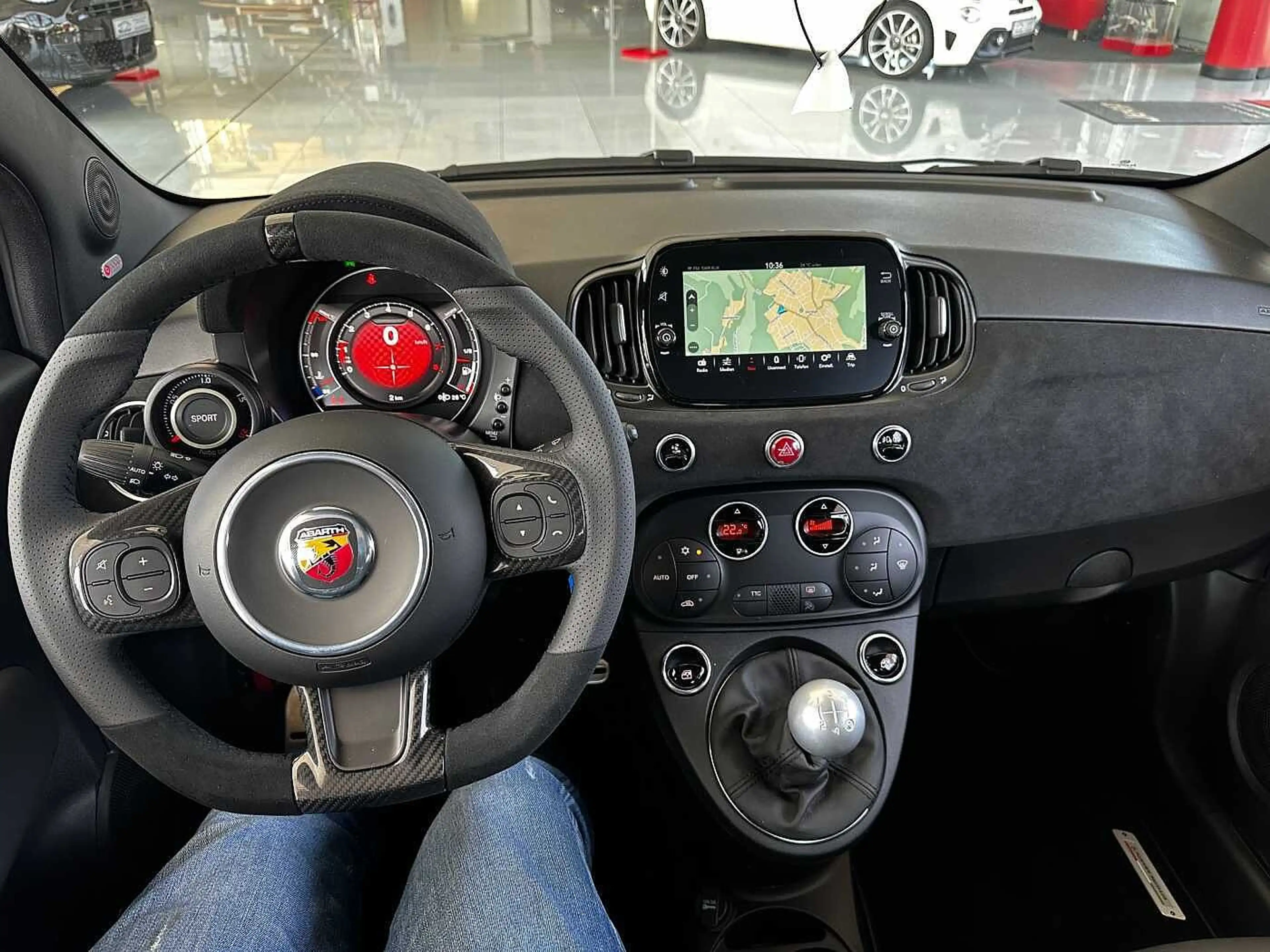 Abarth 695 75 Anniversario 180 PS Schaltgetriebe — photo 12