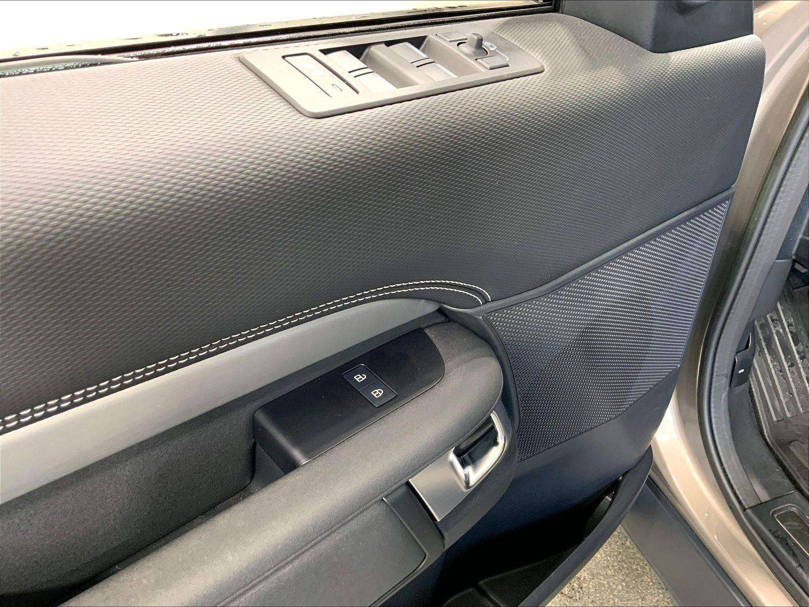 2023 Land Rover Discovery R-Dynamic S, 3D Surround View Cameras! thumb 20