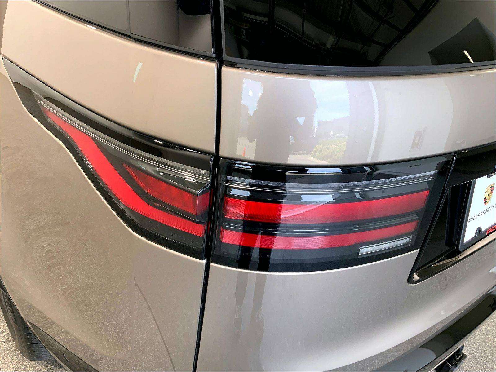 2023 Land Rover Discovery R-Dynamic S, 3D Surround View Cameras! thumb 11