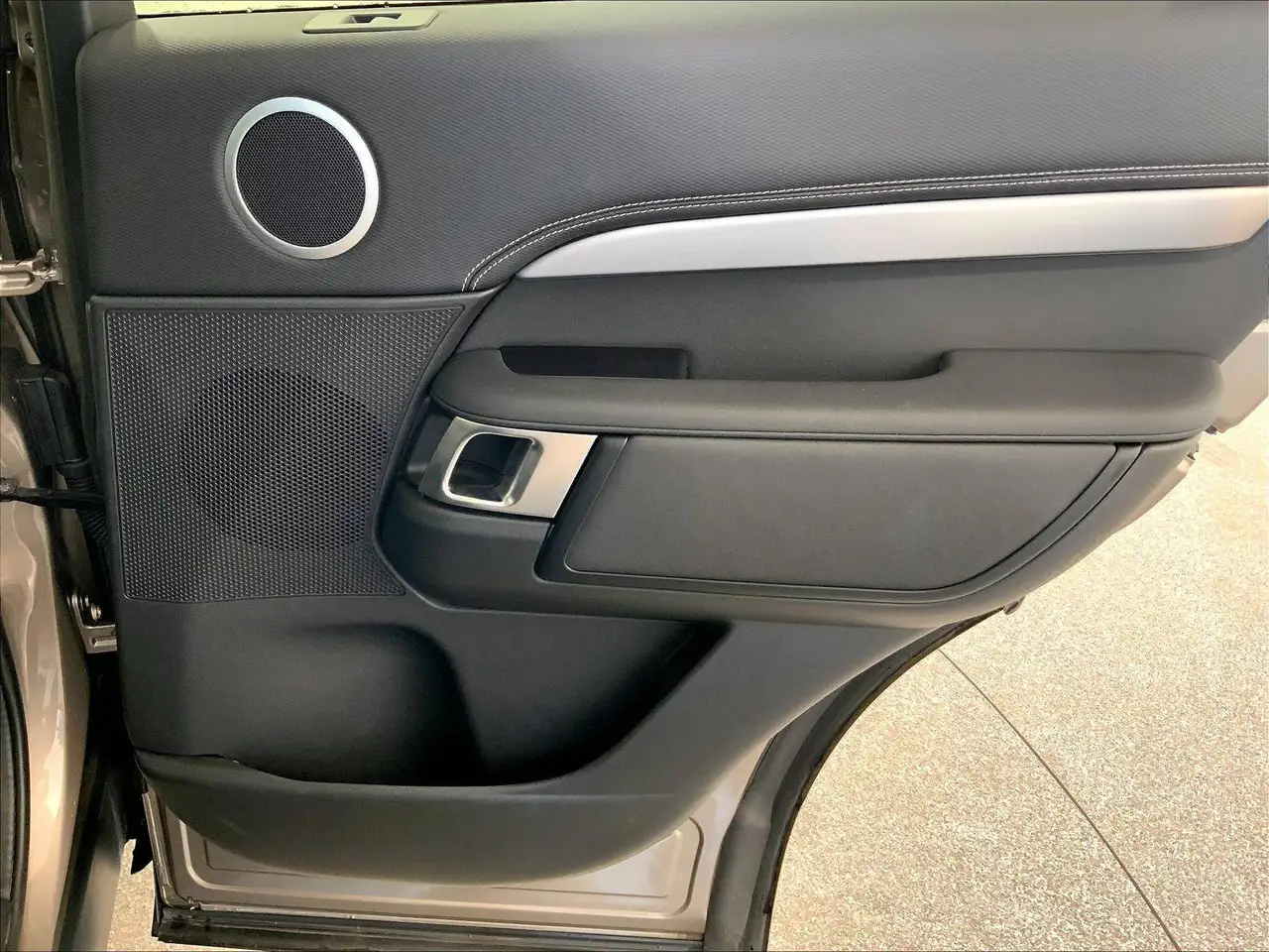 Land Rover Discovery снимка Land Rover Discovery