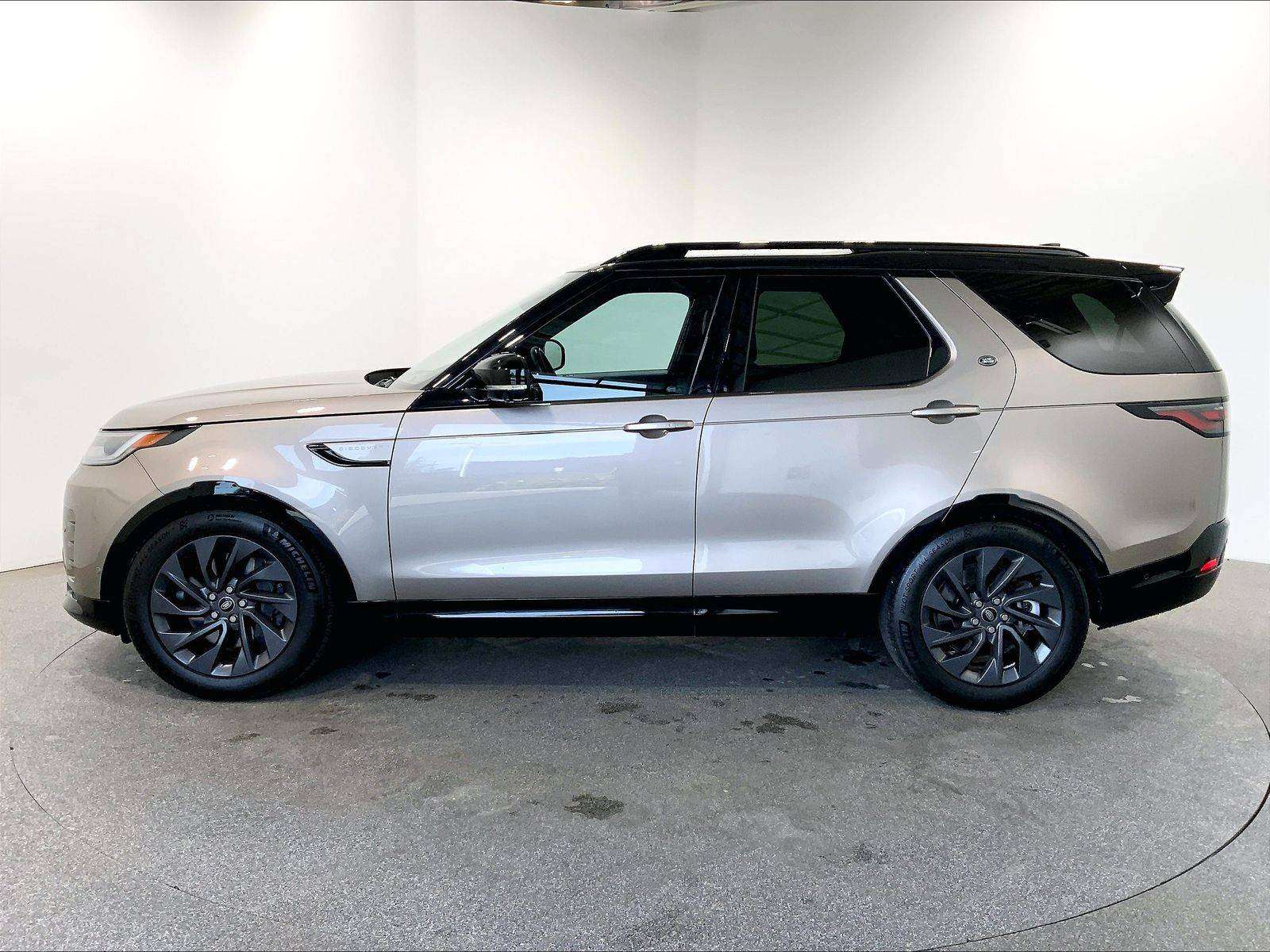 2023 Land Rover Discovery R-Dynamic S, 3D Surround View Cameras! thumb 8