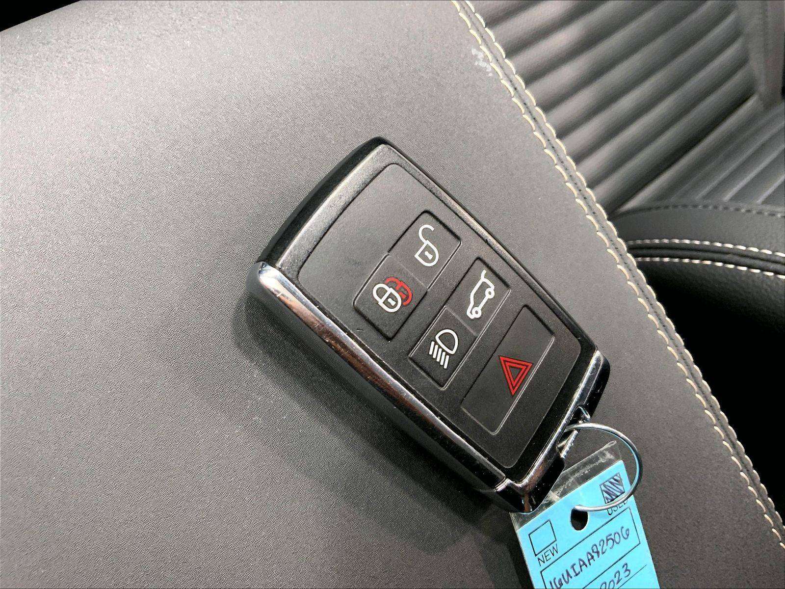 2023 Land Rover Discovery R-Dynamic S, 3D Surround View Cameras! thumb 41