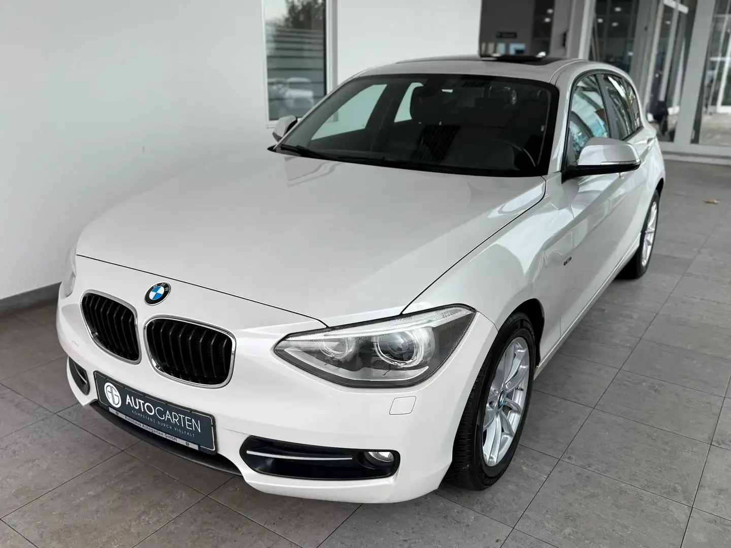 BMW 116 Baureihe 1 Lim. 5-trg. 116 d Sport*Navi Weiß - 1