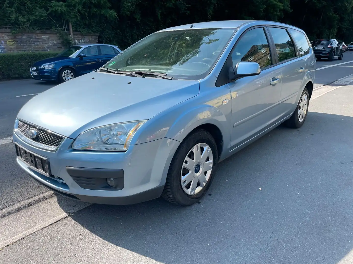 Ford Focus Turnier Ghia Automatik! 99tkm! Blau - 2