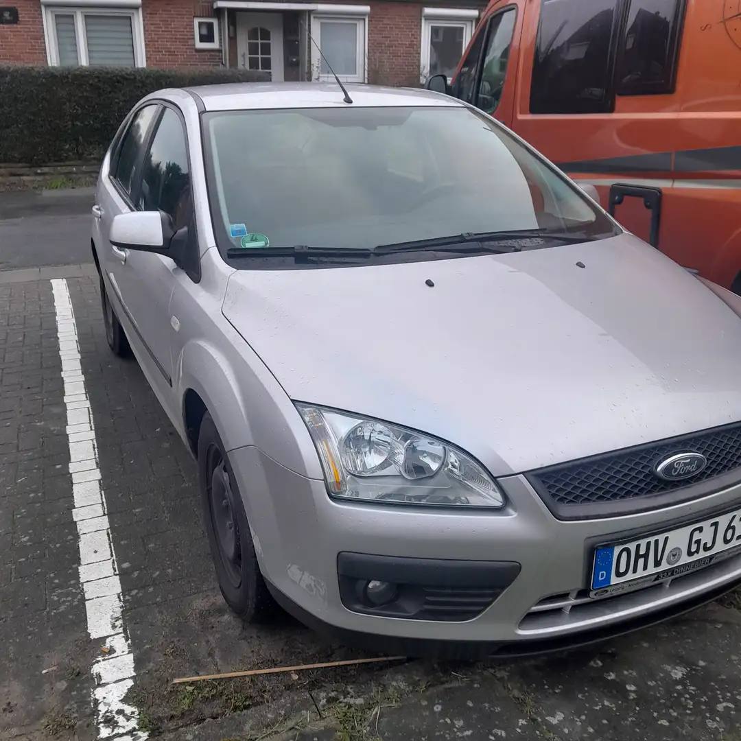 Ford Focus Silber - 1