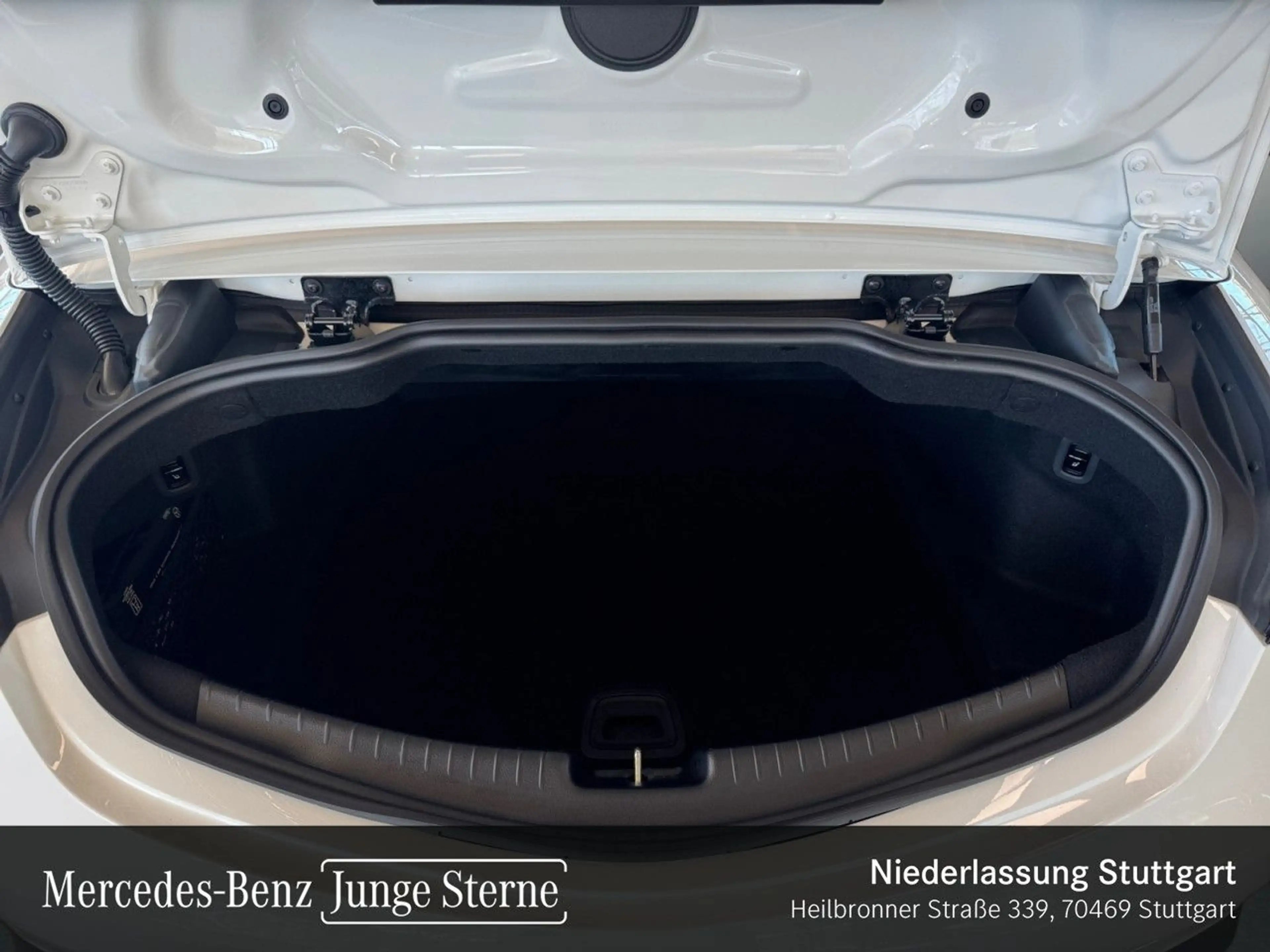 Mercedes-Benz CLE 200 AMG+NIGHT+LED+KAMERA+TOTW+KEYLESS+9G — photo 6