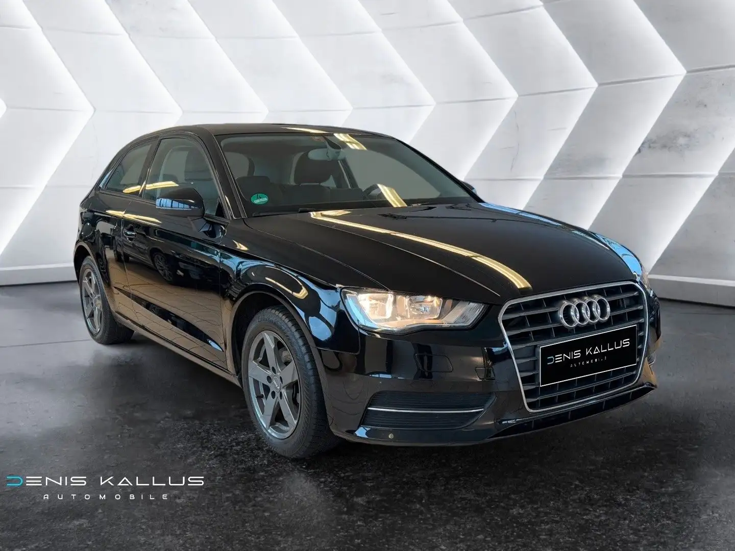 Audi A3 2.0 TDI Attraction/Top Zustand Schwarz - 1