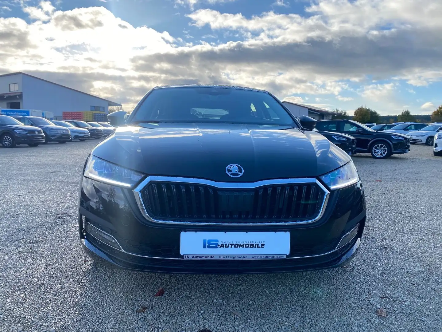 Skoda Octavia Lim. Style iV,NAVI,LED,GRA,SHZ,RFK,DAB Schwarz - 2