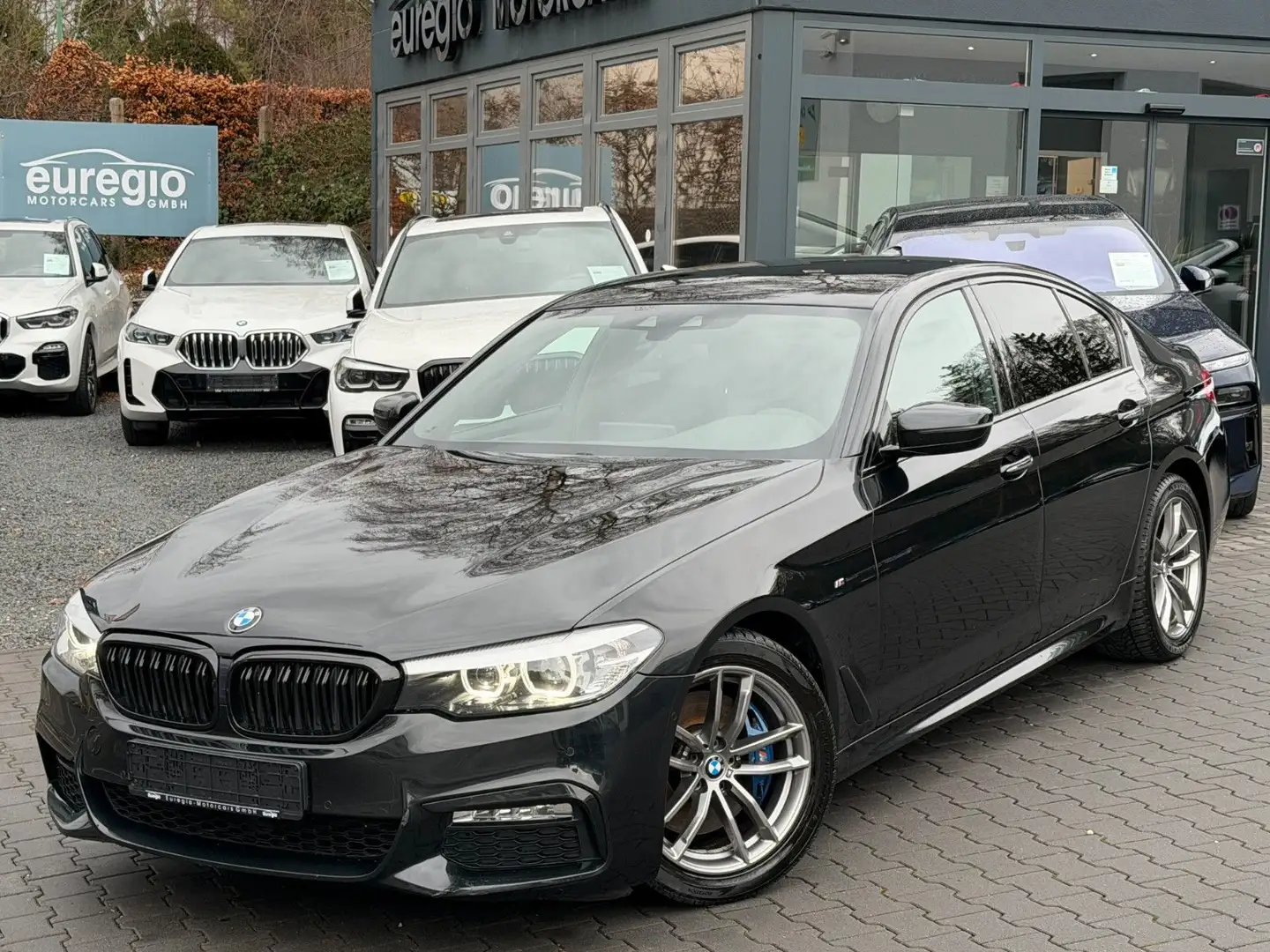 BMW 530 d Aut. 2 Hand - LED - M Sportpaket /// Noir - 2