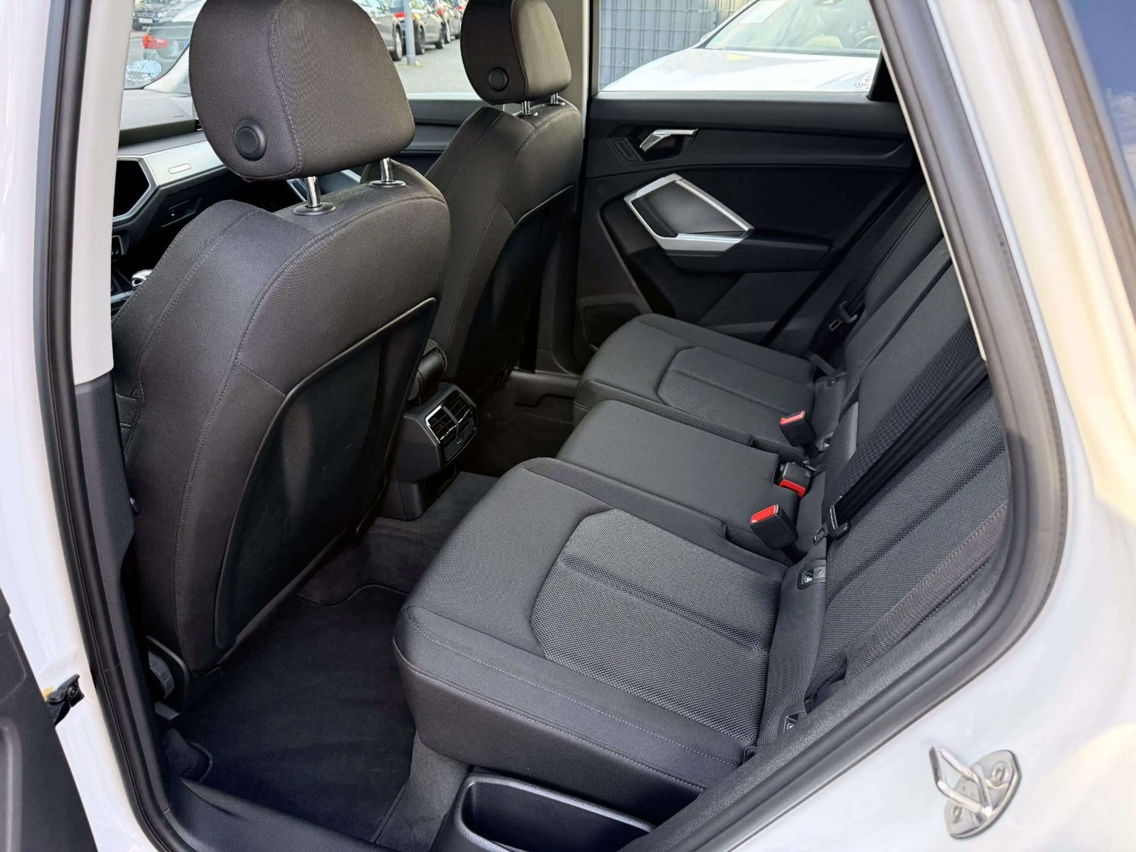 Audi Q3 35 TFSI Advanced Virtual LED MMI Plus Alu SHZ — photo 12