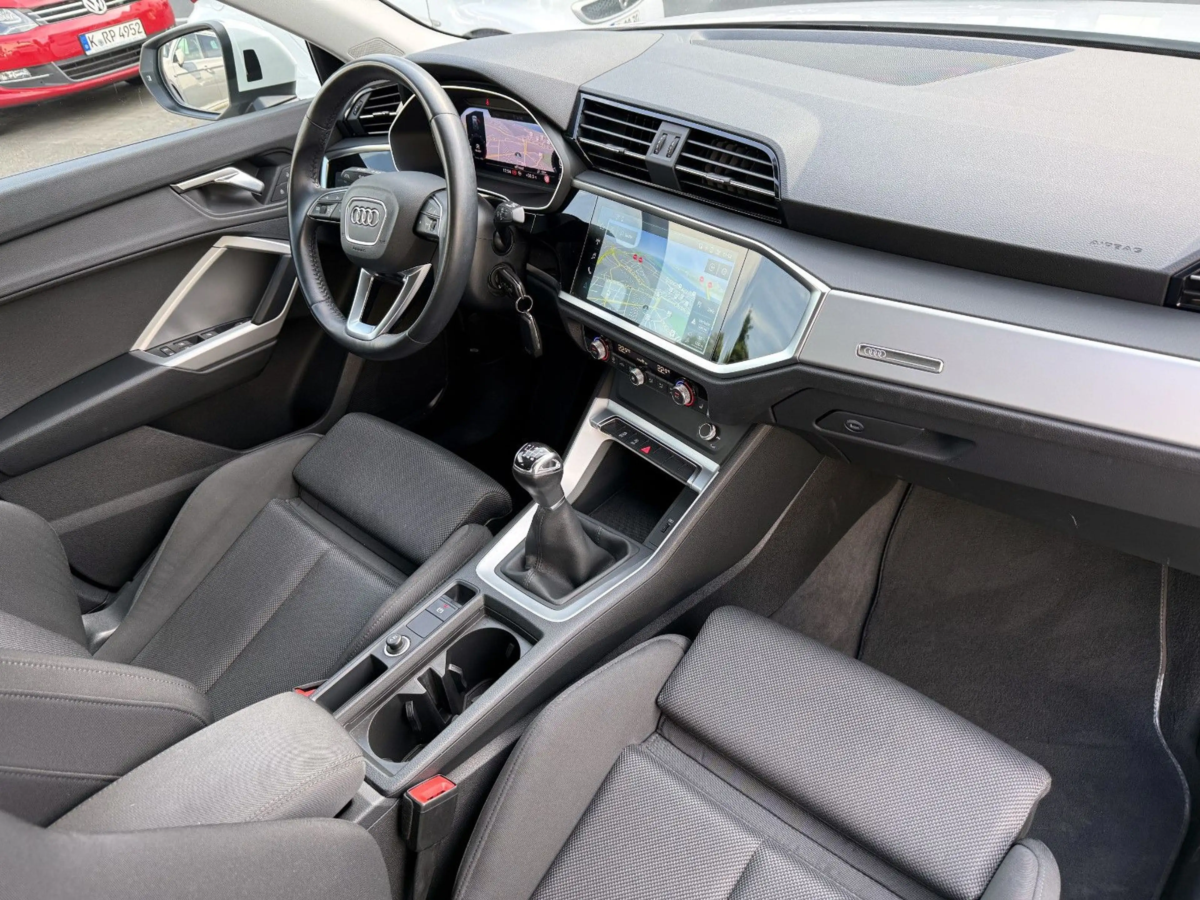 Audi Q3 35 TFSI Advanced Virtual LED MMI Plus Alu SHZ — photo 11