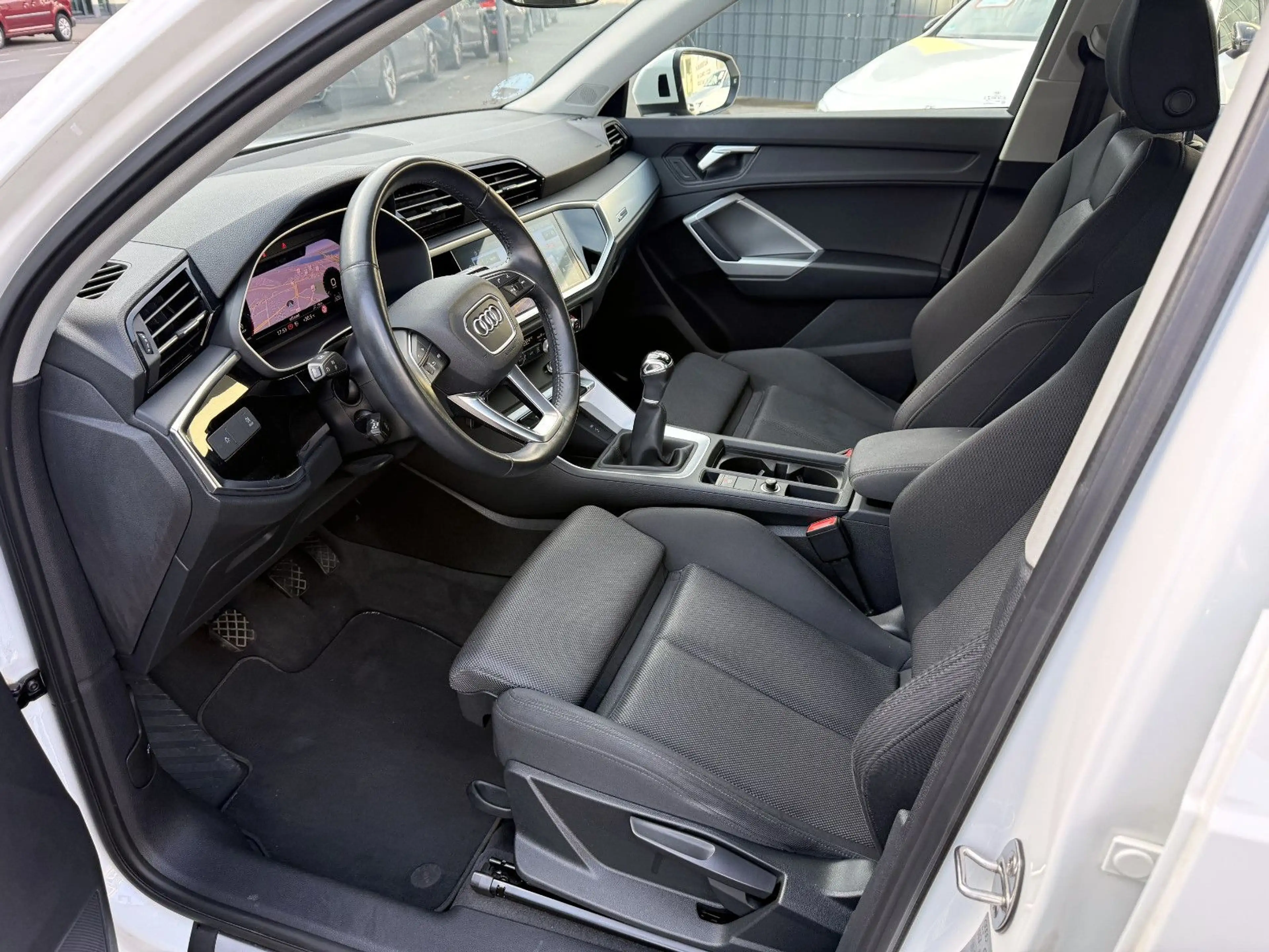 Audi Q3 35 TFSI Advanced Virtual LED MMI Plus Alu SHZ — photo 7