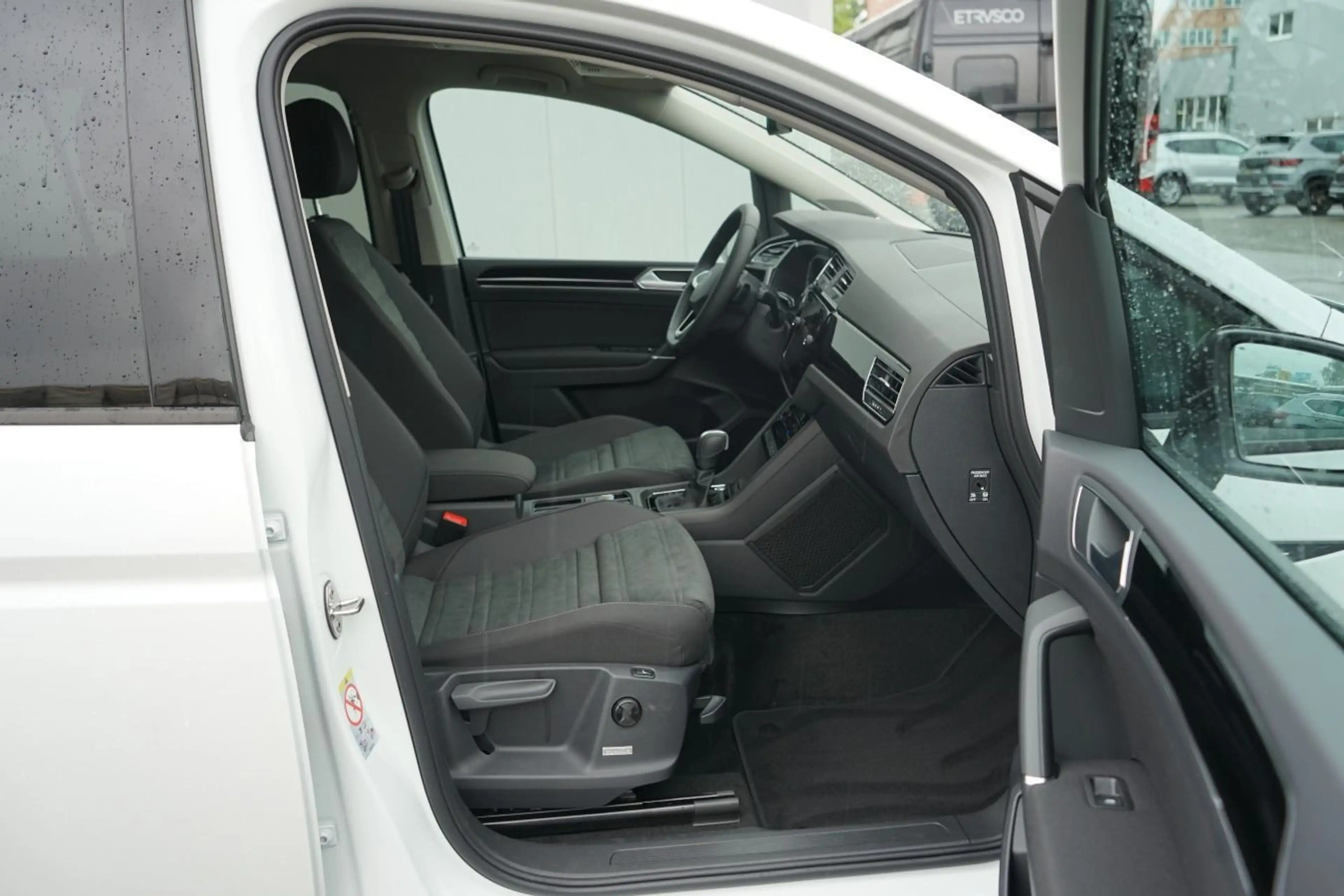 Volkswagen Touran Highline 2.0 TDI 150 PS DSG *AHK*DYNAUDIO — photo 7