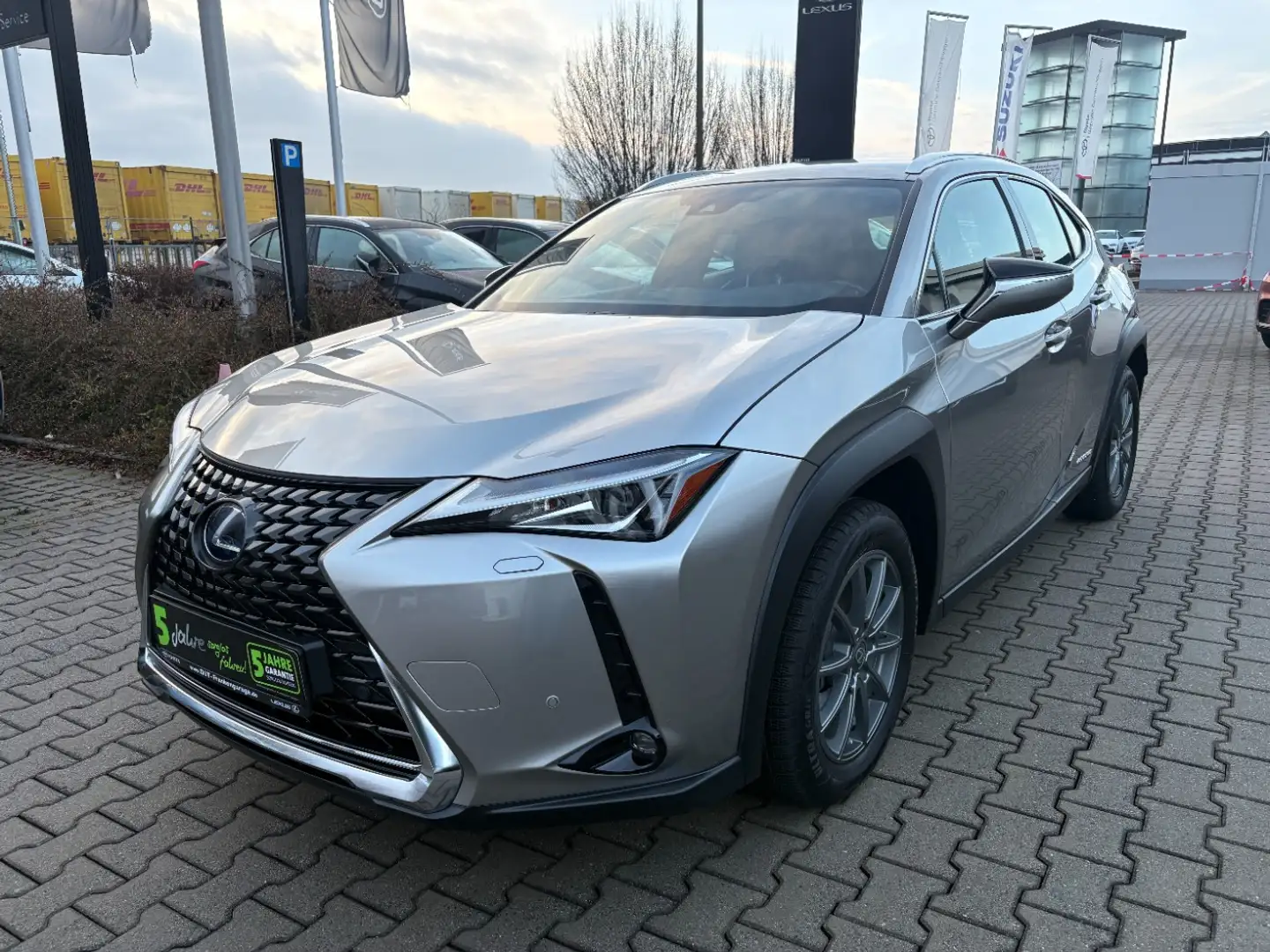 Lexus UX 250h Launch Edition LED, Navi, SHZ, Kamera, BT Silber - 2