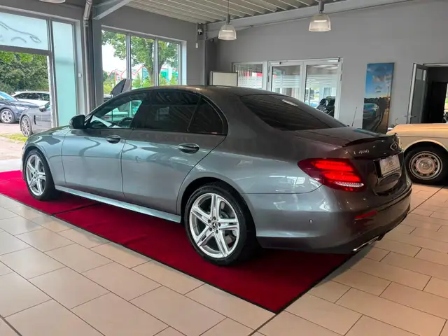 Mercedes-Benz E-Class view 4