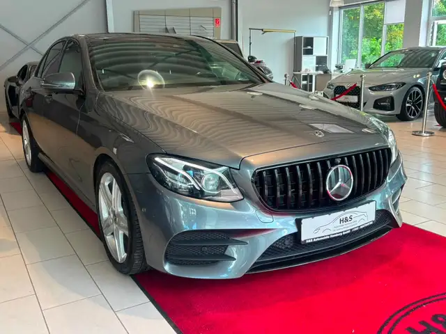 Mercedes-Benz E-Class view 9