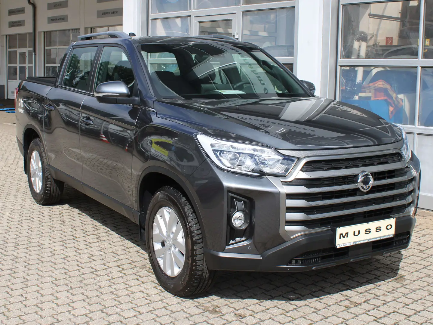 KGM Musso Musso 2,2D Bliss Grau - 1