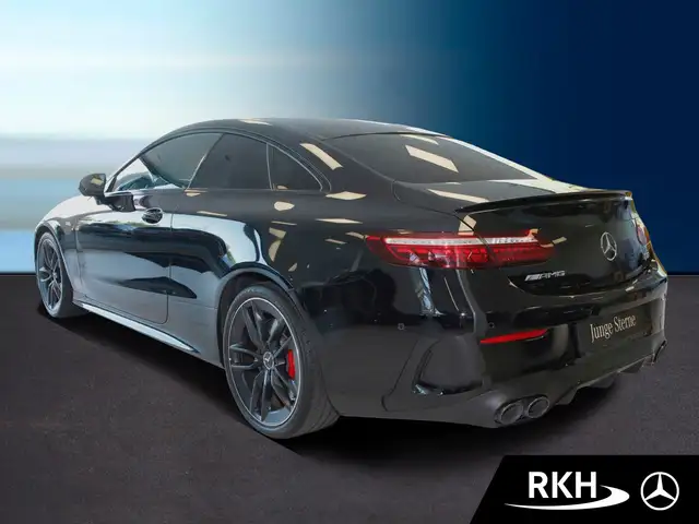 Mercedes-Benz E-Class view 4