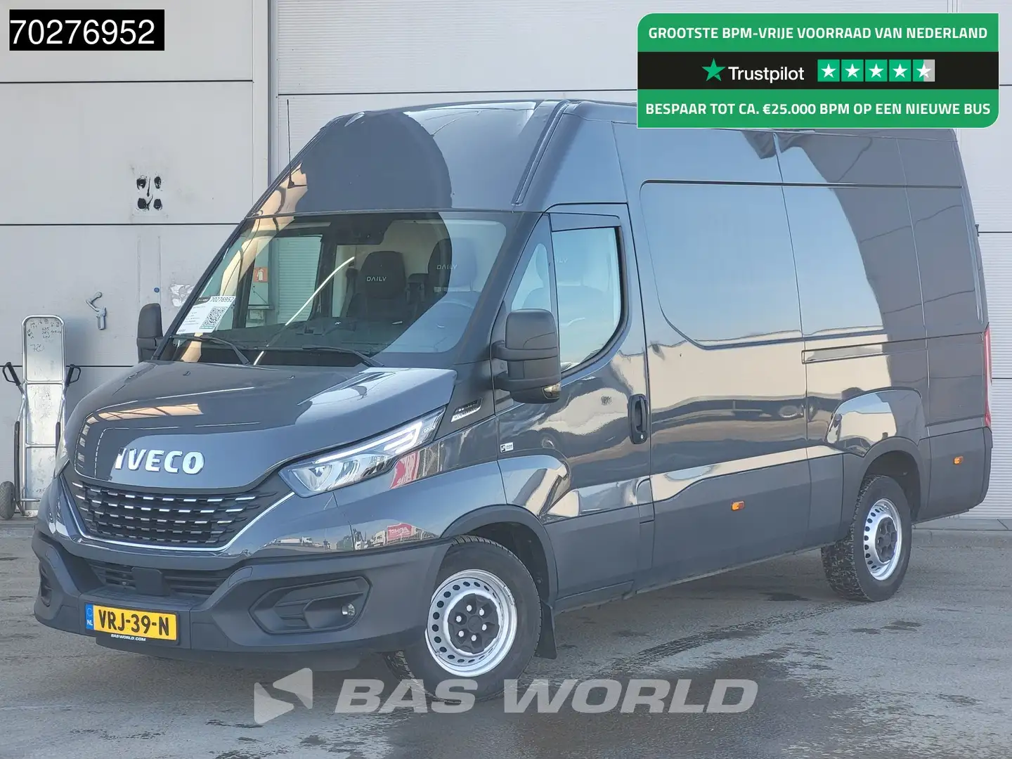 Iveco Daily 35S16 Automaat L2H2 3,5t Trekhaak LED ACC Airco Cr Grijs - 1