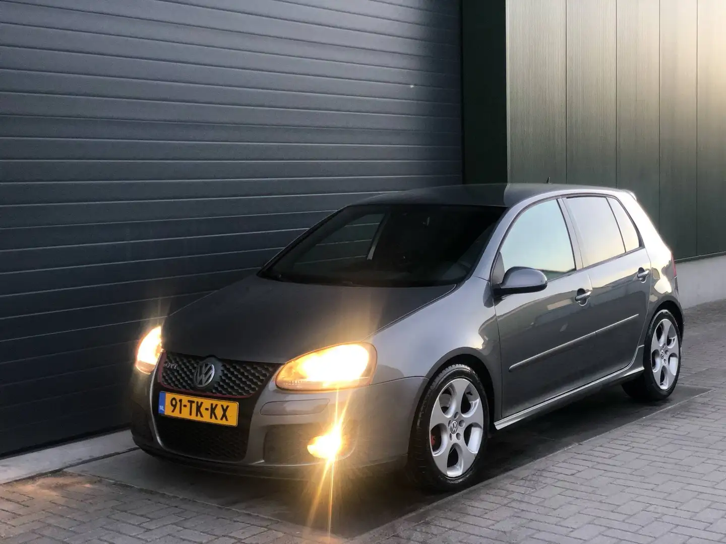 Volkswagen Golf 2.0 TFSI GTI 200PK Origineel NL | Grijs - 1