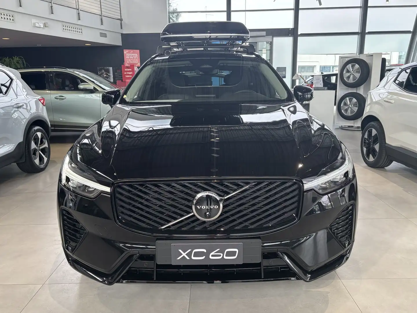 Volvo XC60 XC60 T6 Plug-in hybrid AWD automatico Plus Dark Schwarz - 2