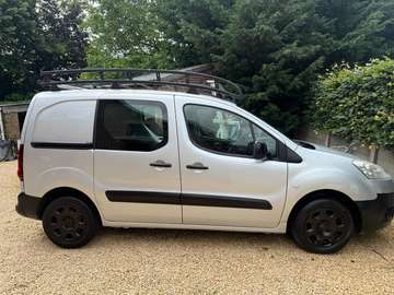 1.6i L1H1 UTILITAIRE ESSENCE NAVIGATION