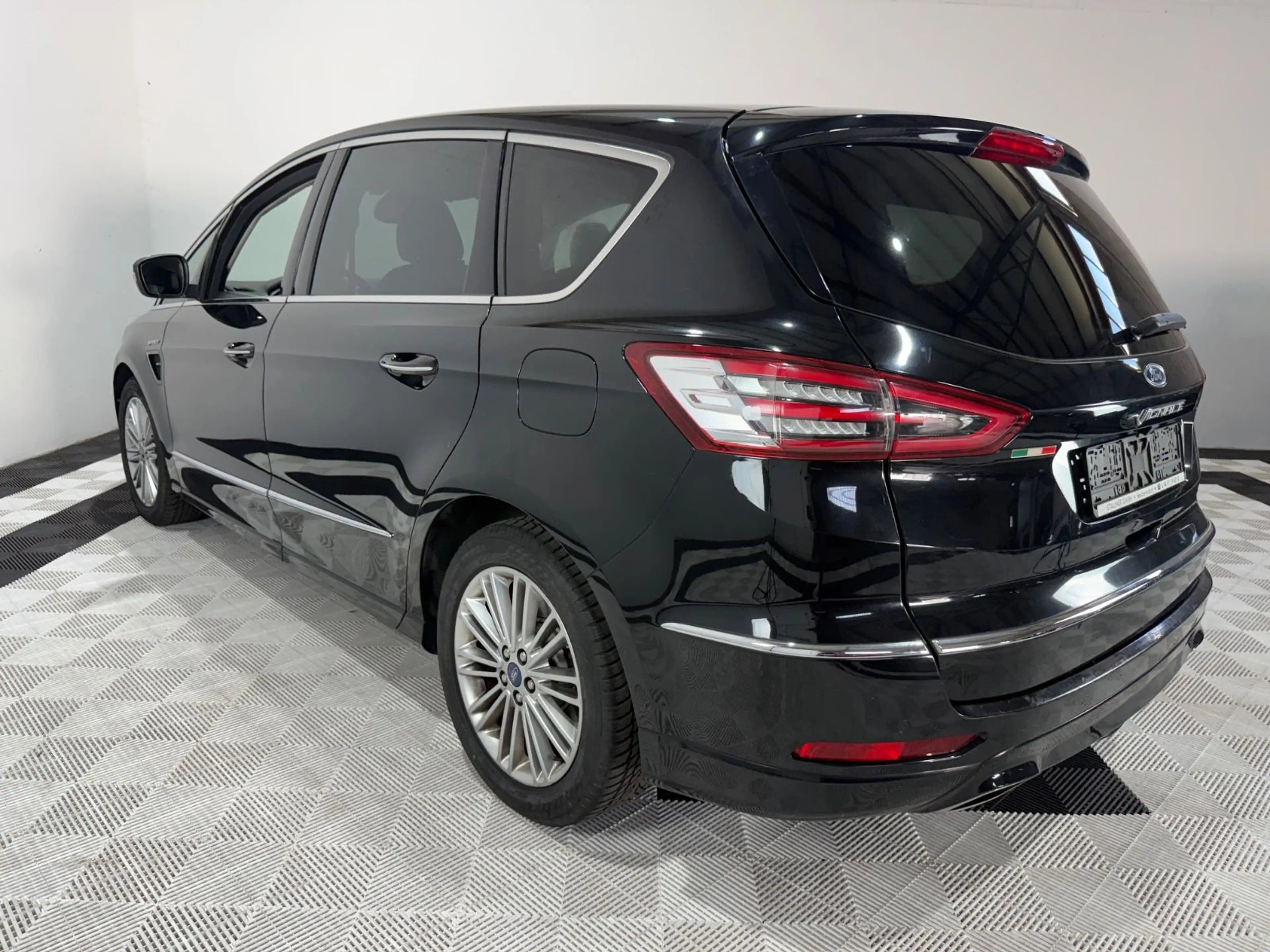 Ford S-Max 2,0 Vignale Auto°Pano°Leder°AHK°7 Sitzer — photo 6