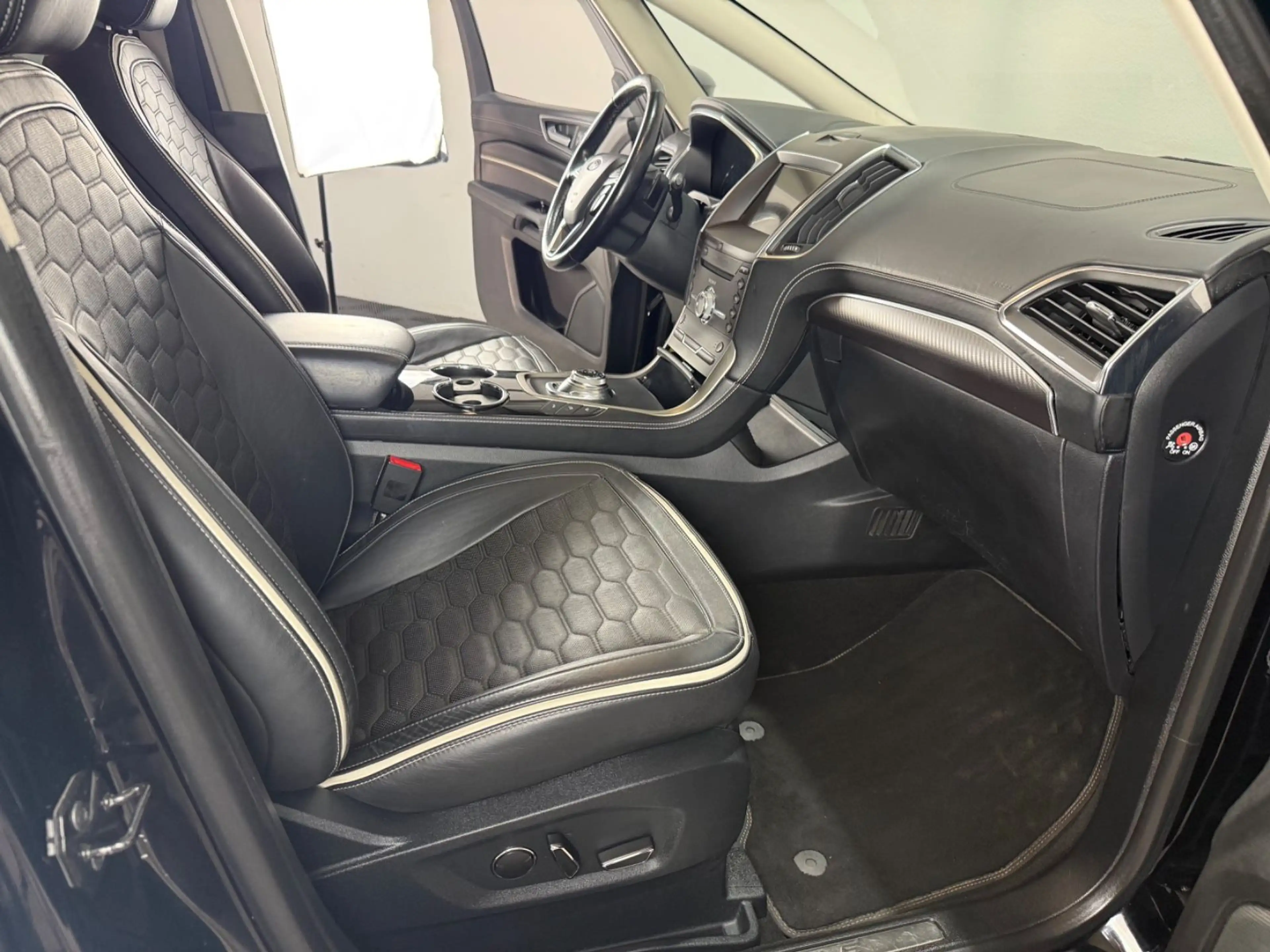 Ford S-Max 2,0 Vignale Auto°Pano°Leder°AHK°7 Sitzer — photo 14