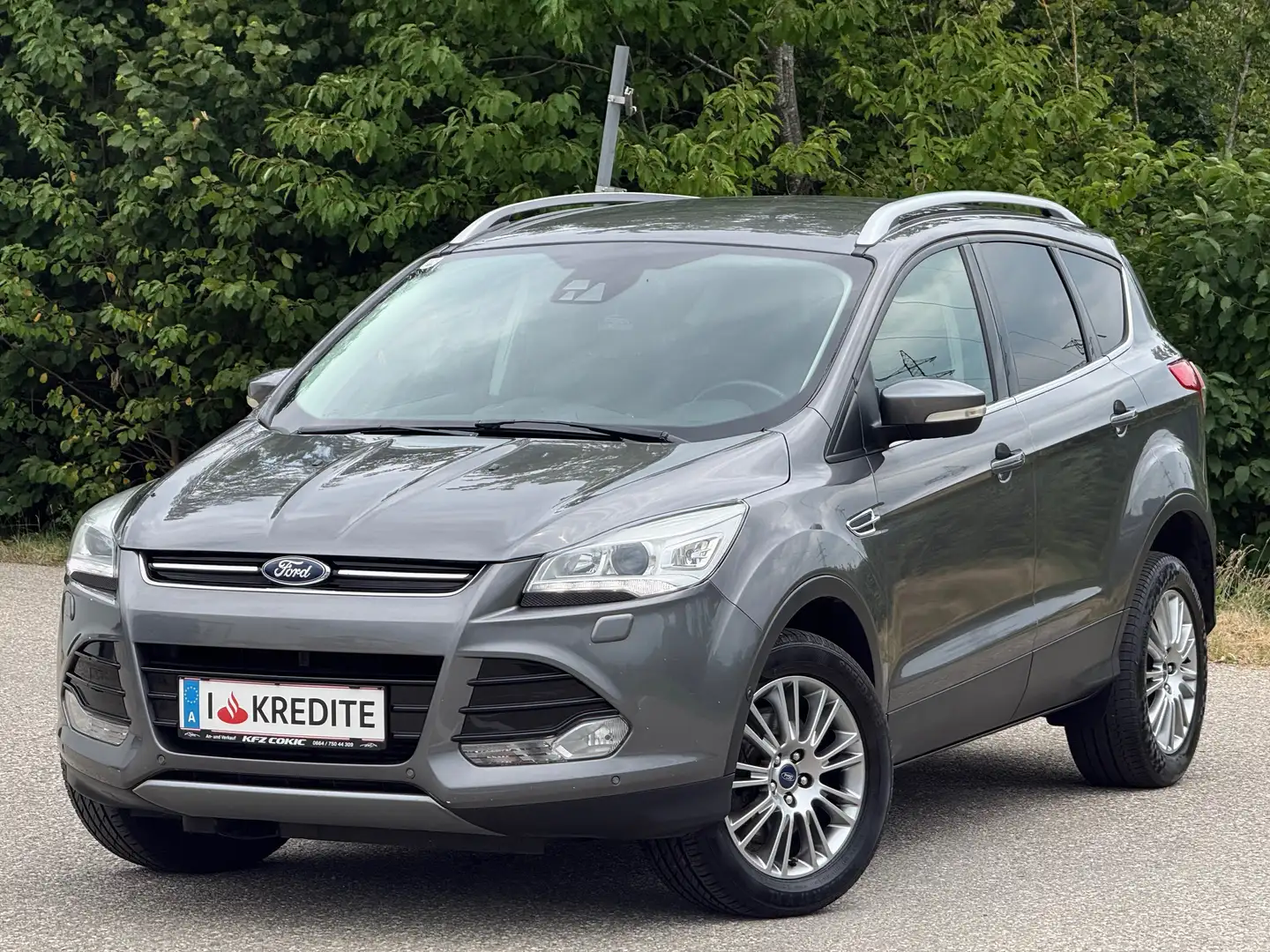 Ford Kuga Titanium - Sehr gepflegt - Finanzierung - 4WD - 1
