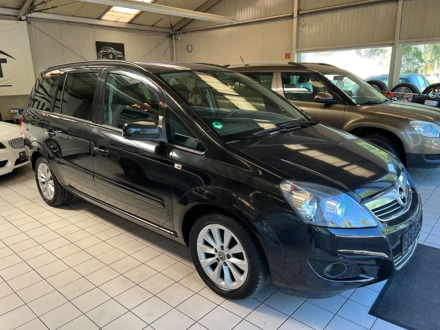 Opel Zafira B Family*7-Sitzer*TÜVneu*Service*Garantie - 1