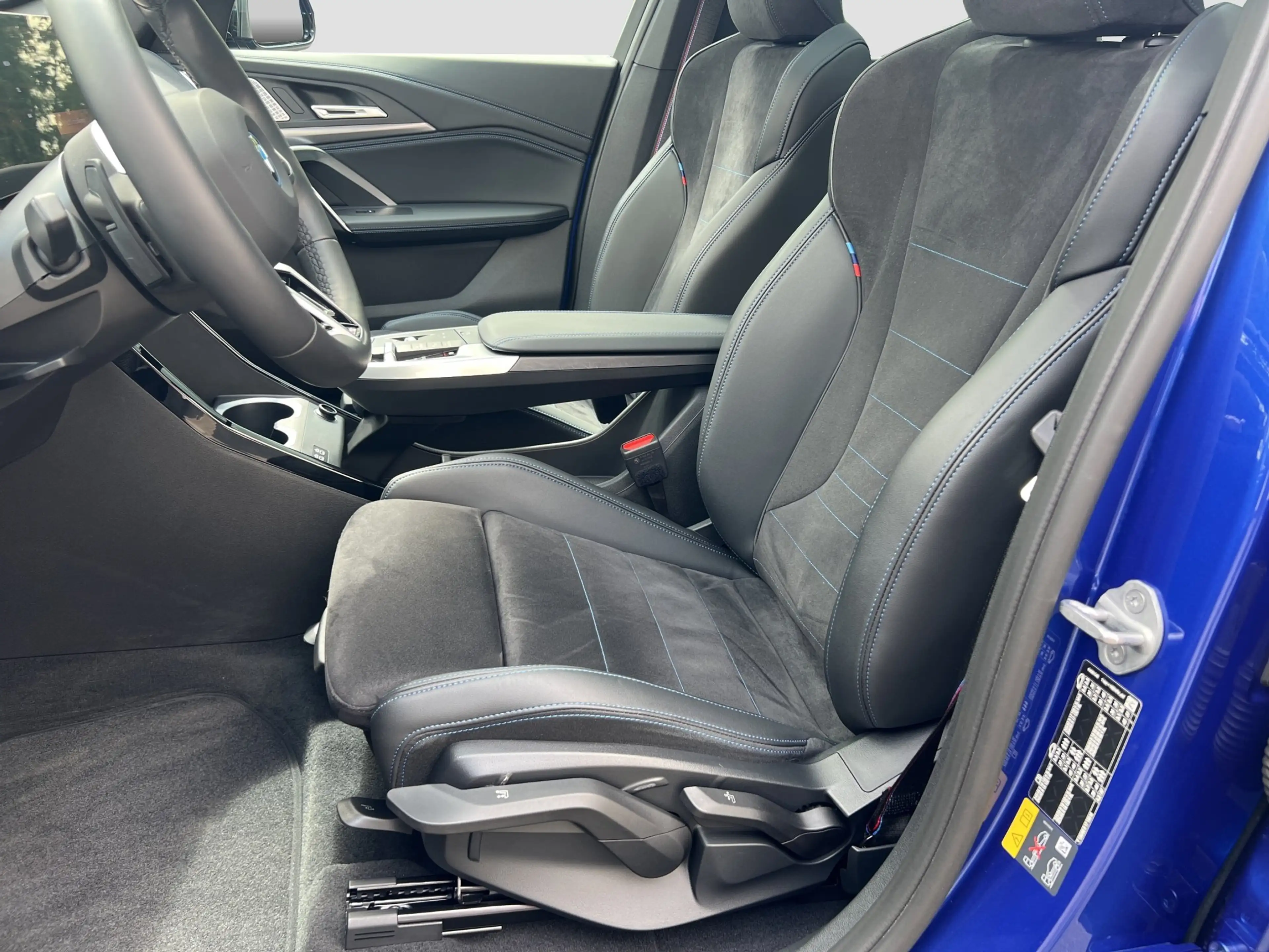 BMW iX1 xDrive30 ///M-Sport PRO ACC PanoSD SpurAss — photo 11