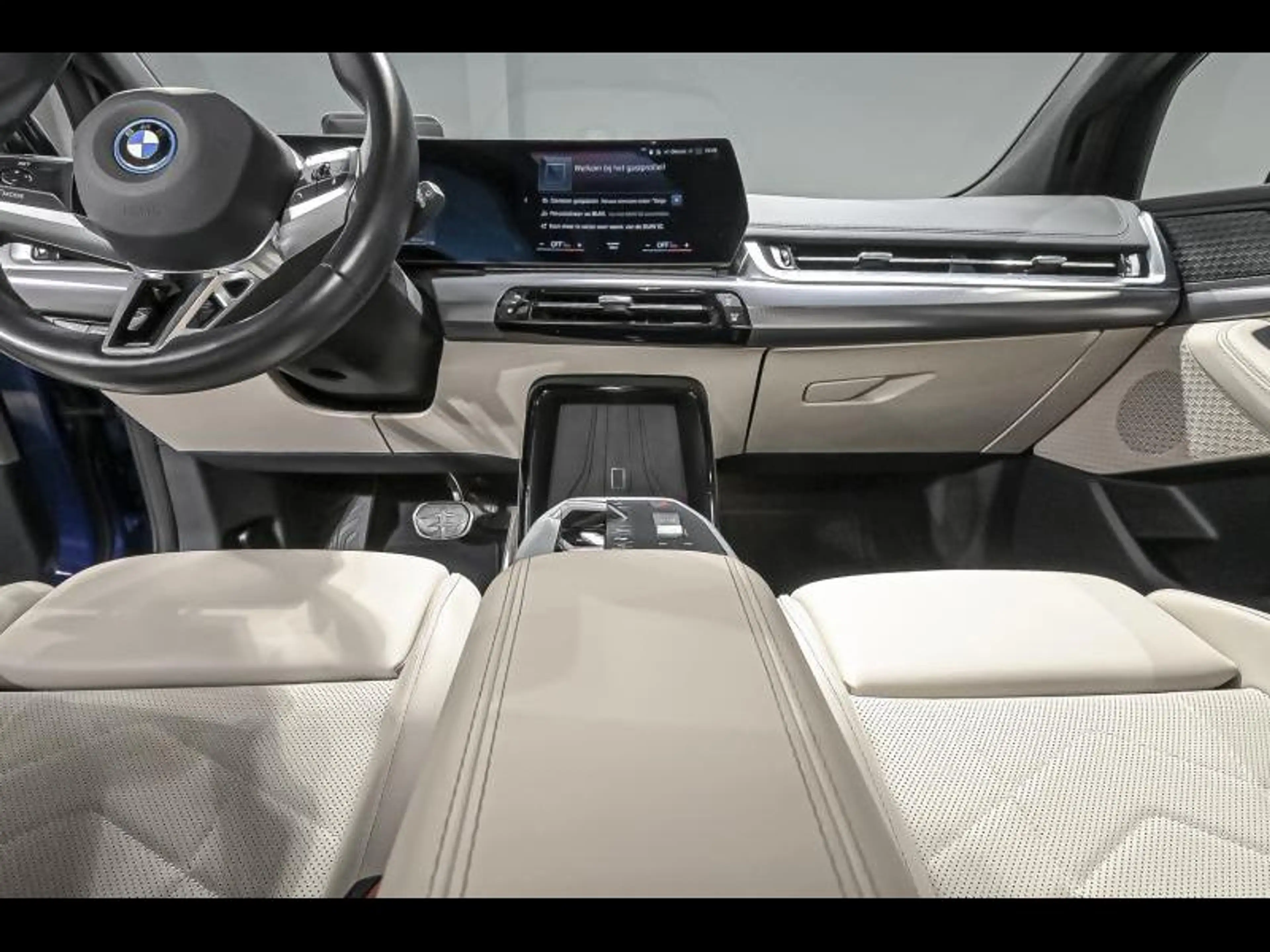 BMW 225 xDrive Active Tourer — photo 7