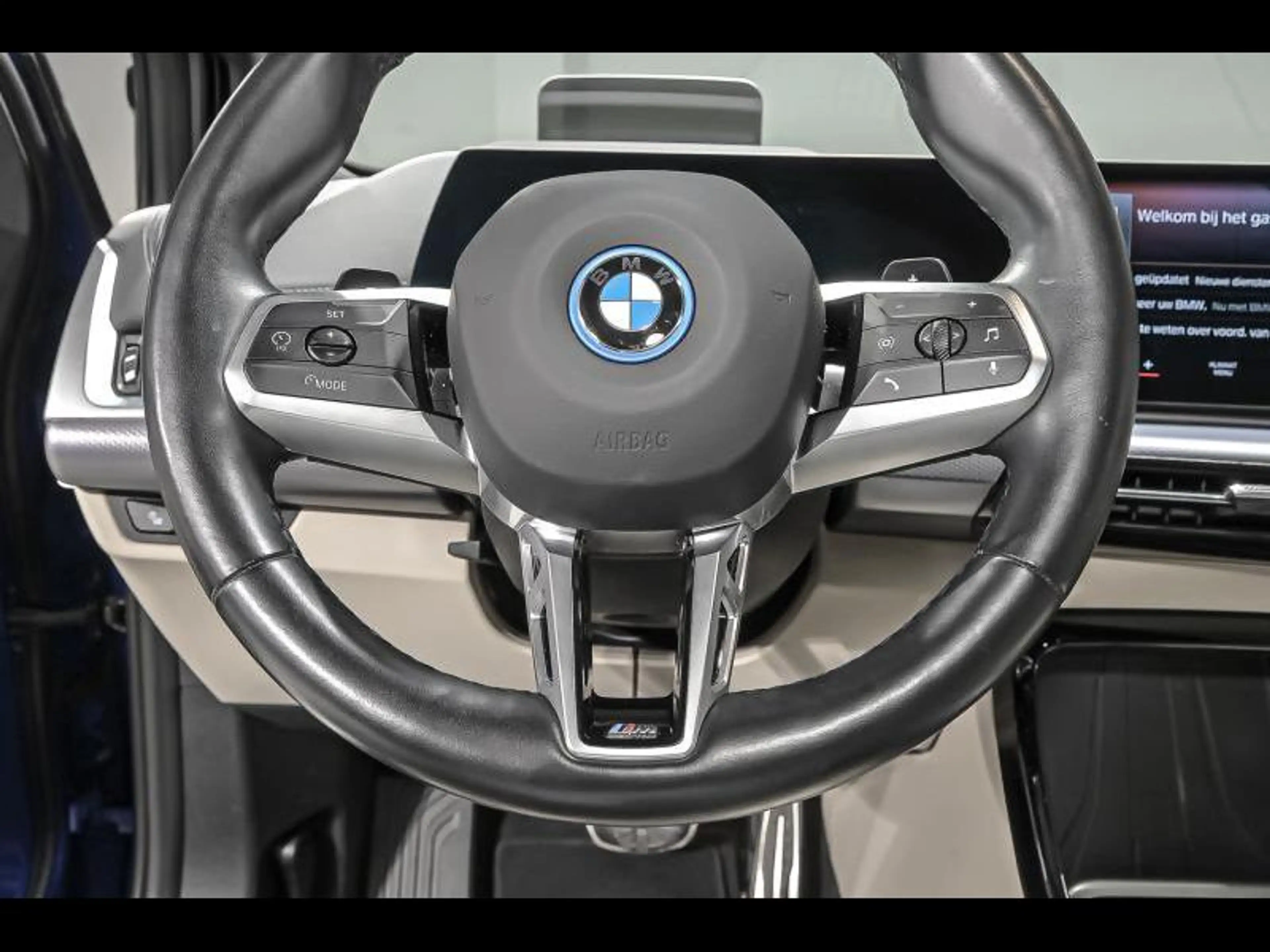 BMW 225 xDrive Active Tourer — photo 9