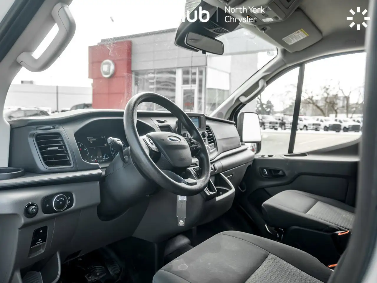 Ford Transit Cargo Van снимка Ford Transit Cargo Van