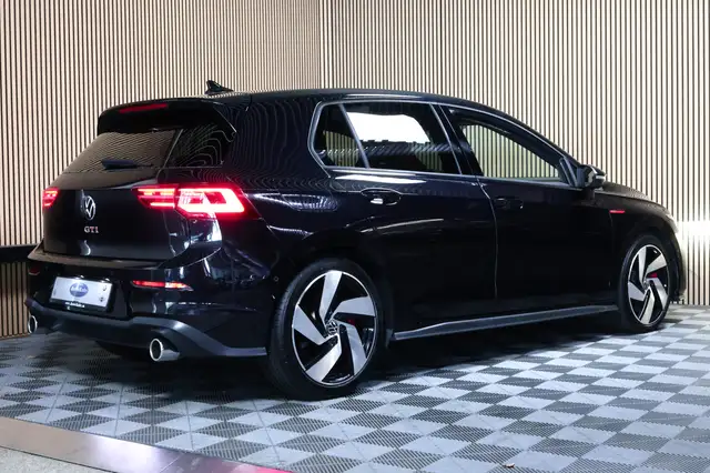 Volkswagen Golf view 5