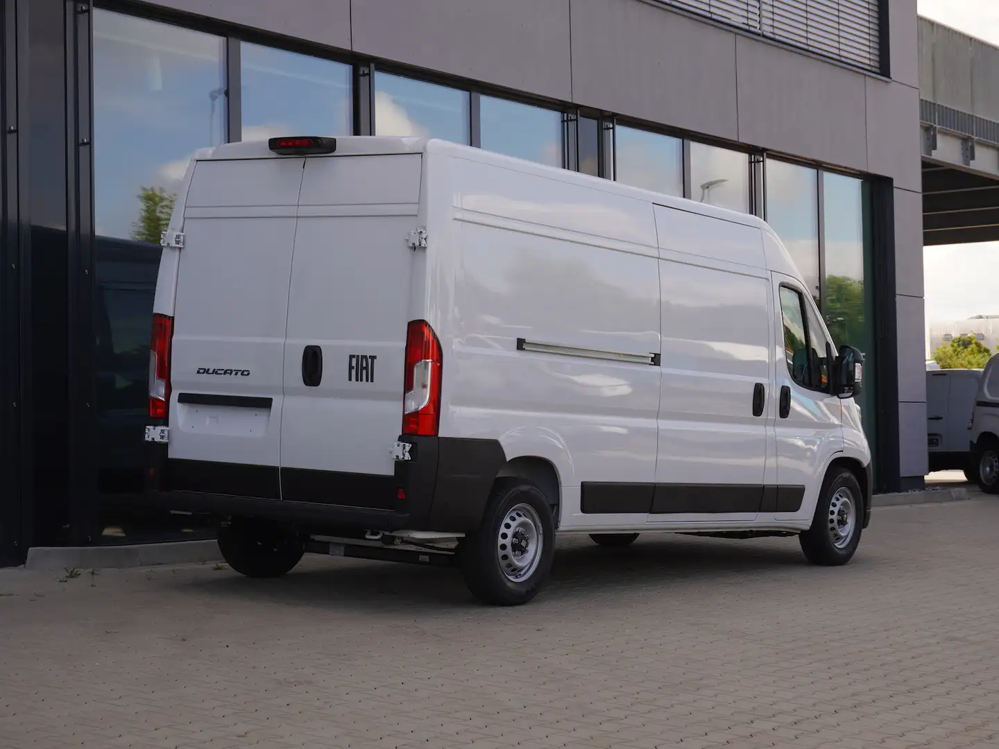 Fiat Ducato Maxi 35 L3H2 180 AT8 / Vollausstattung Blanc - 2
